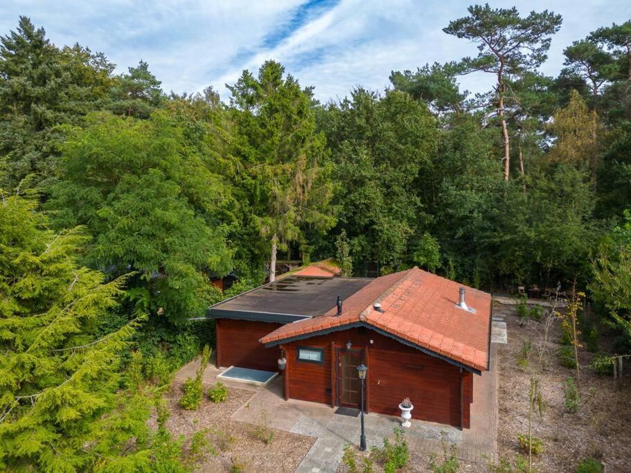 Spacious Wooden Cottage With Infra-Red Sauna At Veluwe Пюттен Экстерьер фото